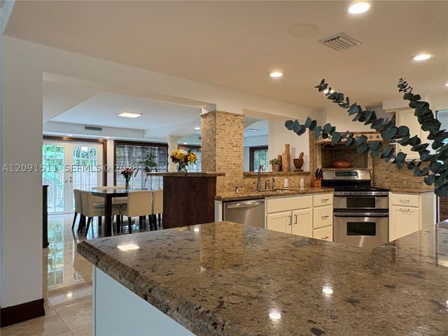 6610 SW 104th Ct, Miami, FL 33173