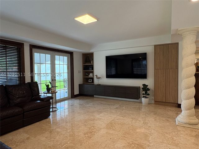 6610 SW 104th Ct, Miami, FL 33173