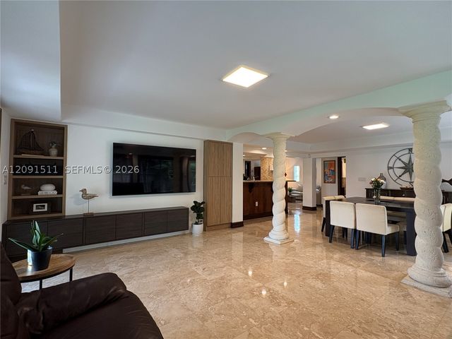 6610 SW 104th Ct, Miami, FL 33173