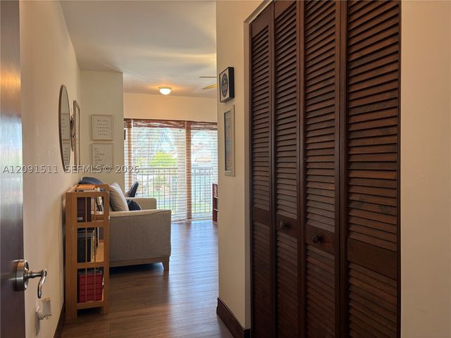 6610 SW 104th Ct, Miami, FL 33173