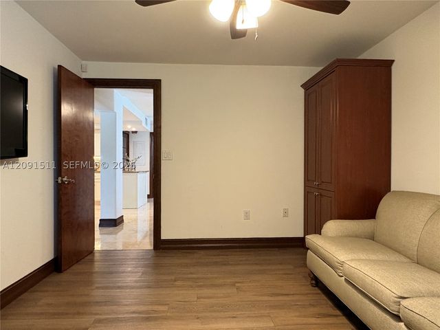 6610 SW 104th Ct, Miami, FL 33173