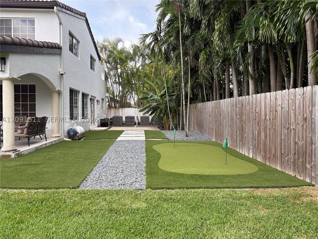 6610 SW 104th Ct, Miami, FL 33173