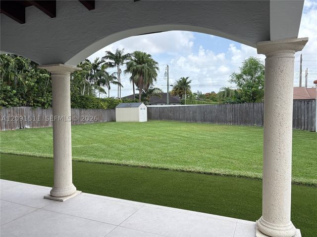 6610 SW 104th Ct, Miami, FL 33173