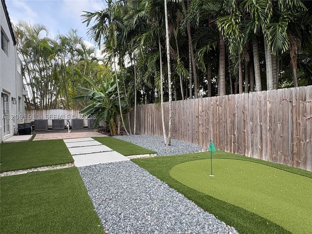 6610 SW 104th Ct, Miami, FL 33173