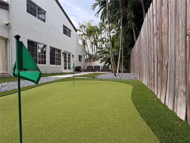 6610 SW 104th Ct, Miami, FL 33173