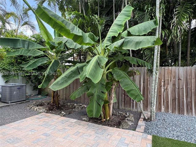 6610 SW 104th Ct, Miami, FL 33173