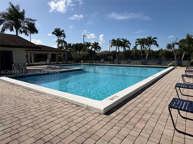6610 SW 104th Ct, Miami, FL 33173