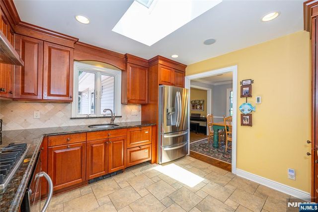 23 Carlton Avenue, Ho-ho-kus, NJ 07423