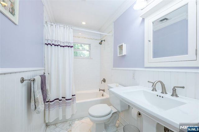 23 Carlton Avenue, Ho-ho-kus, NJ 07423