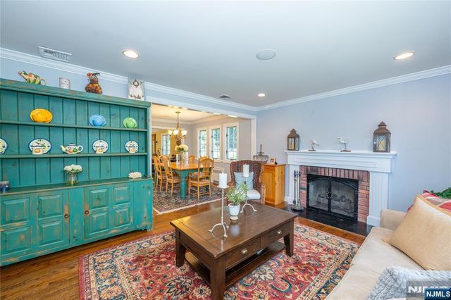 23 Carlton Avenue, Ho-ho-kus, NJ 07423