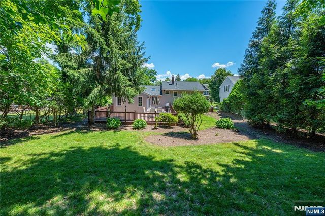 23 Carlton Avenue, Ho-ho-kus, NJ 07423