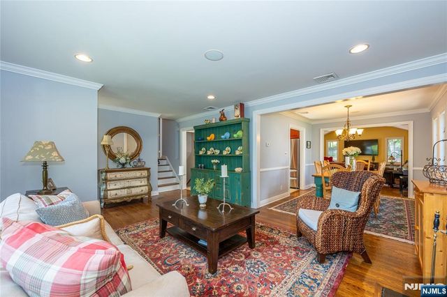 23 Carlton Avenue, Ho-ho-kus, NJ 07423