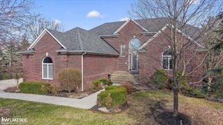 6120 Evanswood Street, Troy, MI 48085