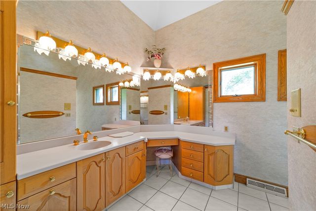 36900 Chester Road, Avon, OH 44011