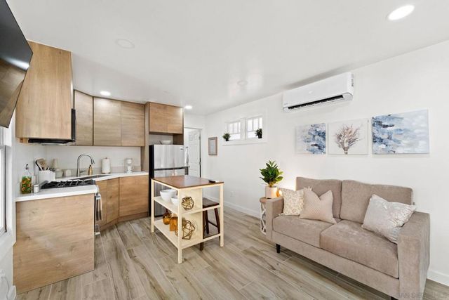 110 Maple, San Diego, CA 92103