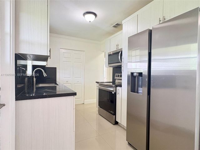 11315 SW 58th Ter ., Miami, FL 33173