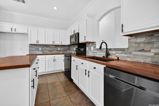 2110 REDWOODS CRST, San Antonio, TX 78232