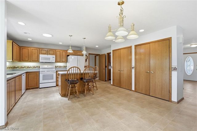 33037 Pebblebrook Drive, North Ridgeville, OH 44039