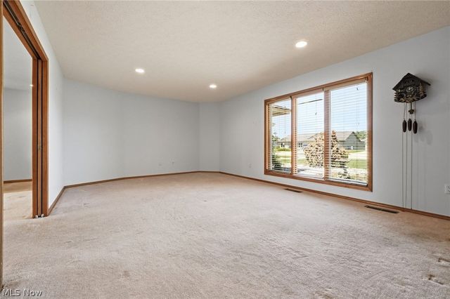 33037 Pebblebrook Drive, North Ridgeville, OH 44039