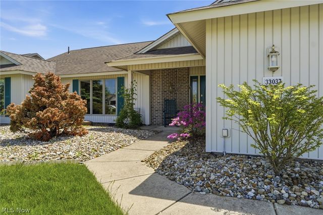 33037 Pebblebrook Drive, North Ridgeville, OH 44039