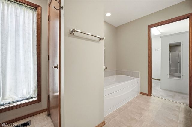 33037 Pebblebrook Drive, North Ridgeville, OH 44039