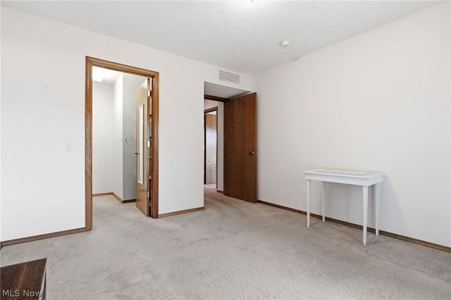 33037 Pebblebrook Drive, North Ridgeville, OH 44039