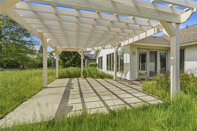33037 Pebblebrook Drive, North Ridgeville, OH 44039