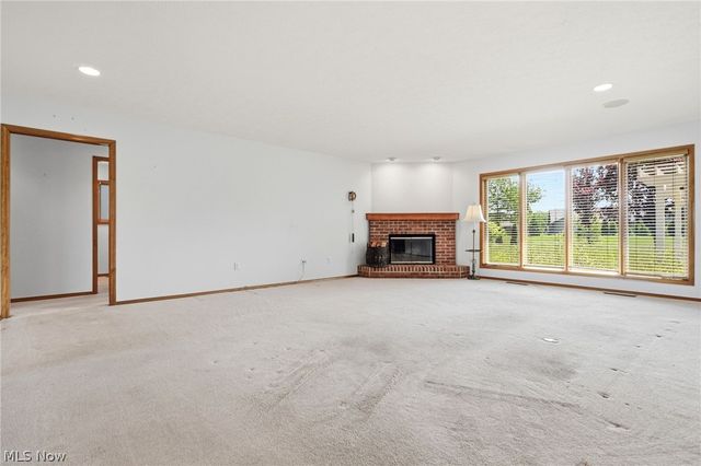 33037 Pebblebrook Drive, North Ridgeville, OH 44039