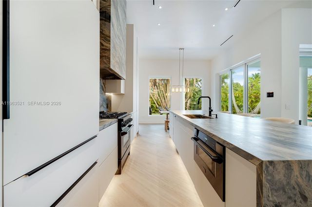 16315 SW 88th Ct, Palmetto Bay, FL 33157