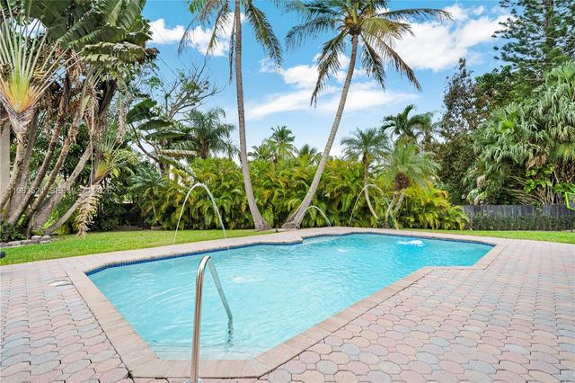 16315 SW 88th Ct, Palmetto Bay, FL 33157