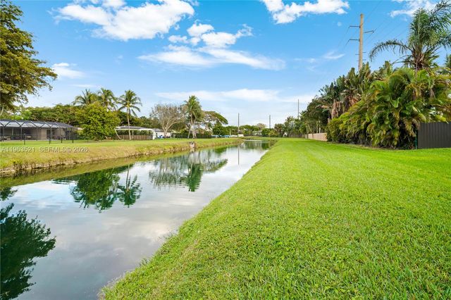 16315 SW 88th Ct, Palmetto Bay, FL 33157