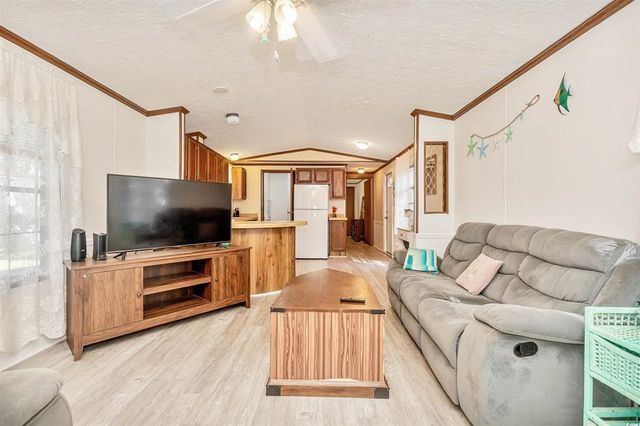 582 Mimosa Dr., Garden City Beach, SC 29576