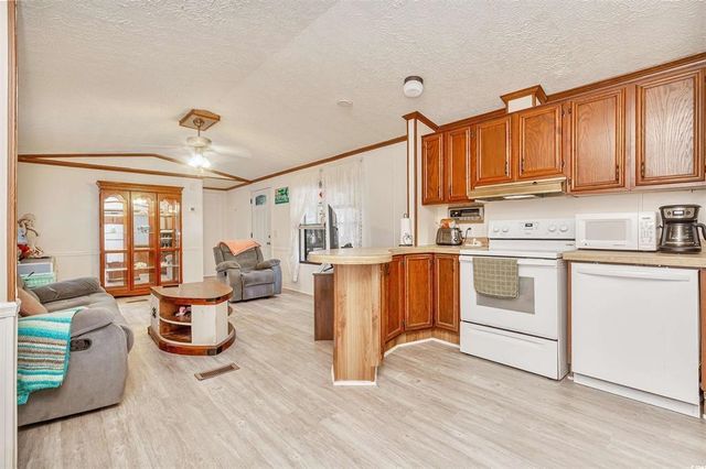 582 Mimosa Dr., Garden City Beach, SC 29576