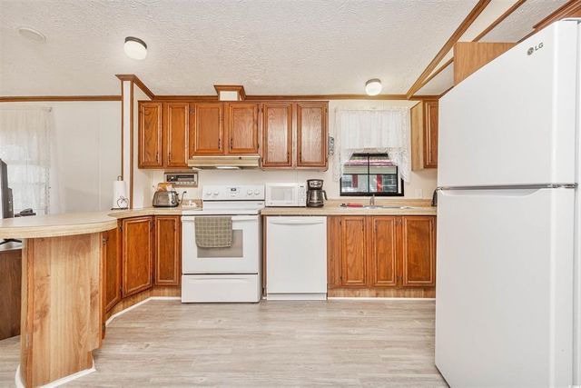 582 Mimosa Dr., Garden City Beach, SC 29576