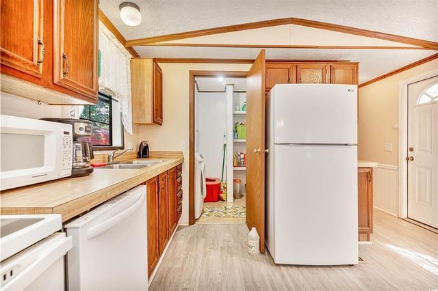 582 Mimosa Dr., Garden City Beach, SC 29576