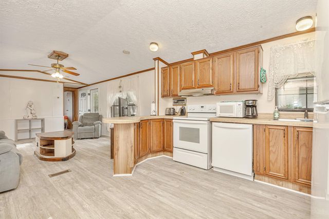 582 Mimosa Dr., Garden City Beach, SC 29576