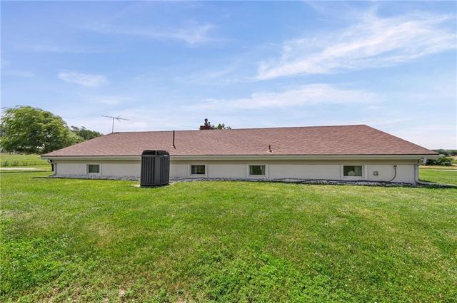 10253 SW Price Drive, Lawson, MO 64062