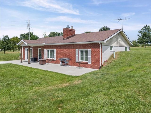 10253 SW Price Drive, Lawson, MO 64062
