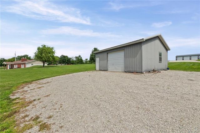 10253 SW Price Drive, Lawson, MO 64062