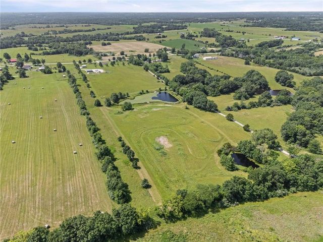 10253 SW Price Drive, Lawson, MO 64062
