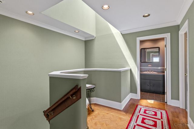 382 Grand Avenue, Cincinnati, OH 45205