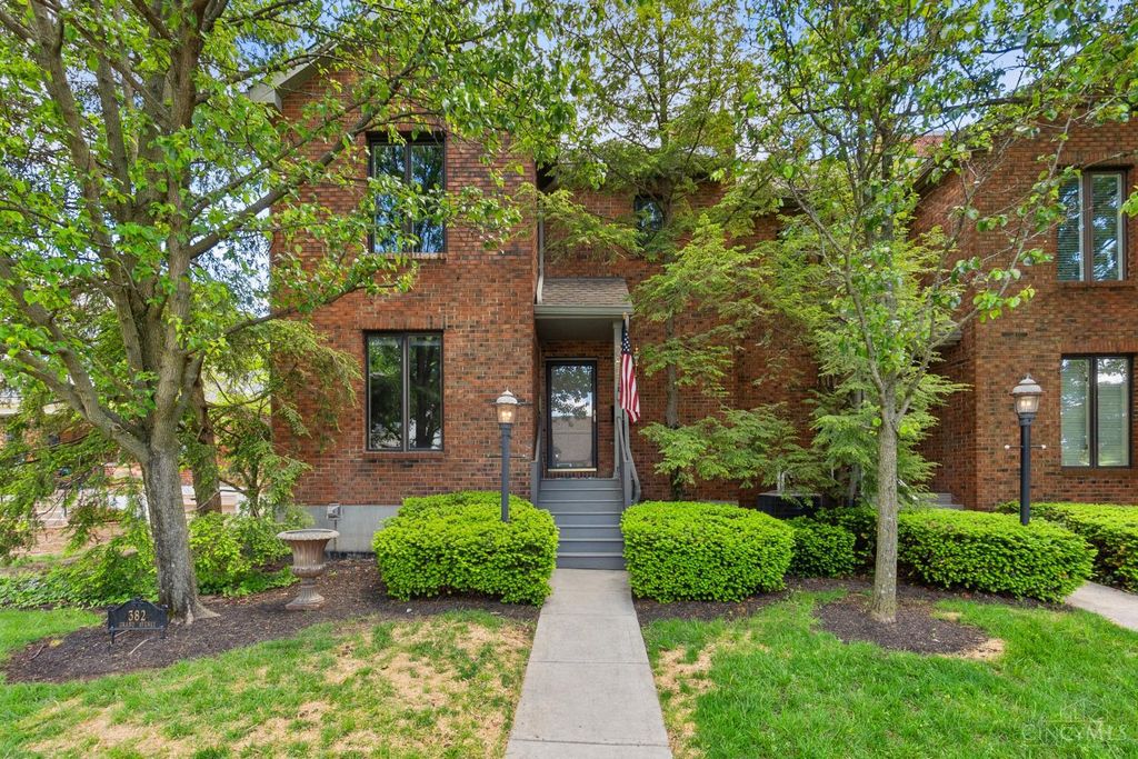 382 Grand Avenue, Cincinnati, OH 45205