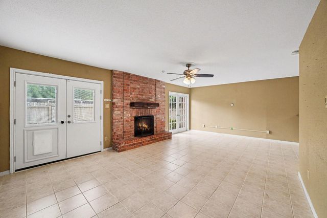 1661 W Sam Houston Parkway S, Houston, TX 77042