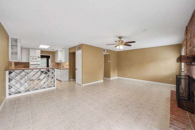 1661 W Sam Houston Parkway S, Houston, TX 77042