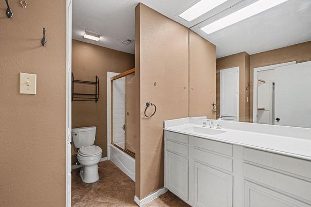 1661 W Sam Houston Parkway S, Houston, TX 77042