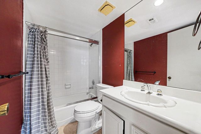 1661 W Sam Houston Parkway S, Houston, TX 77042