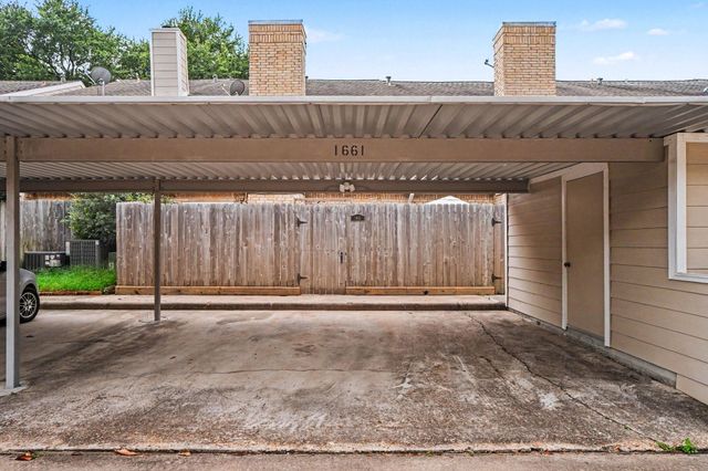 1661 W Sam Houston Parkway S, Houston, TX 77042