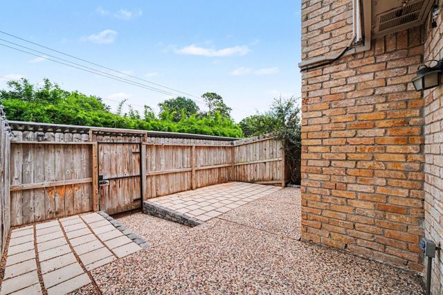 1661 W Sam Houston Parkway S, Houston, TX 77042