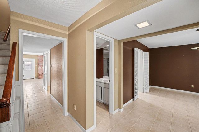 1661 W Sam Houston Parkway S, Houston, TX 77042