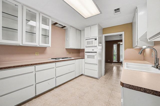 1661 W Sam Houston Parkway S, Houston, TX 77042